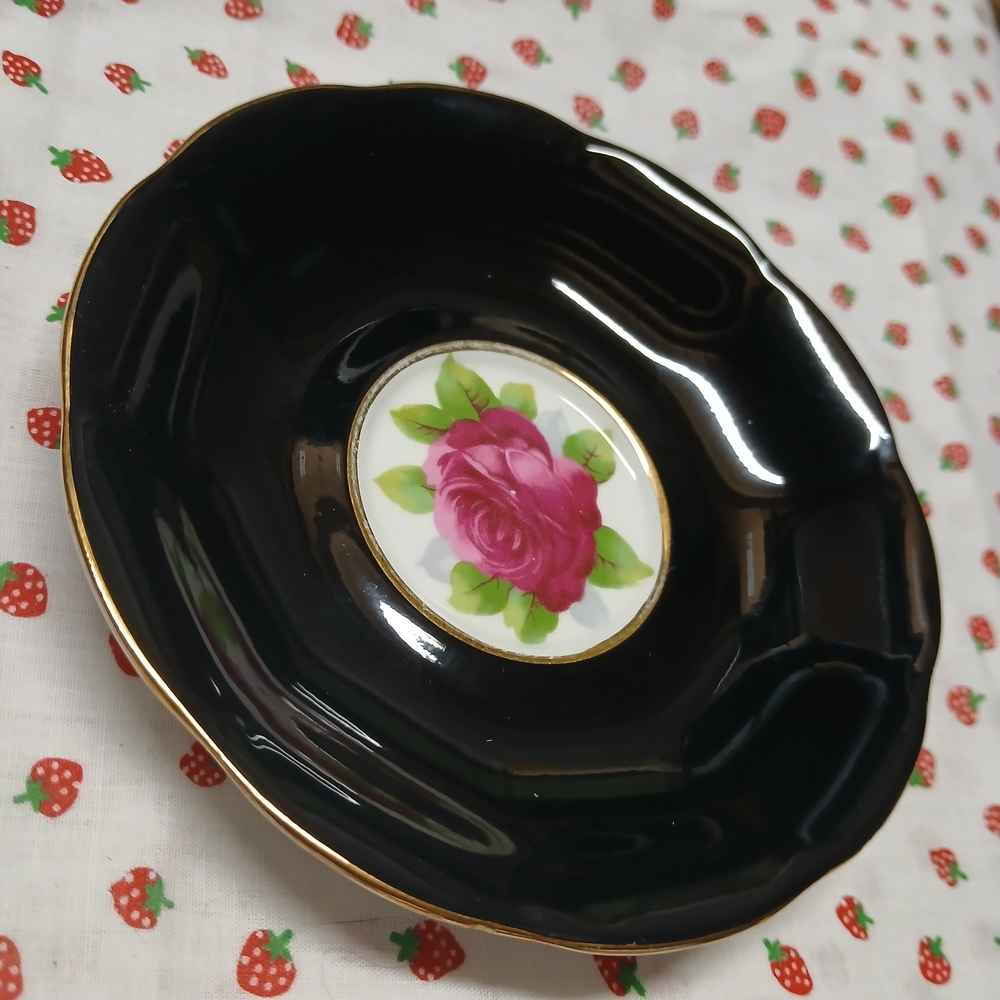 Royal Albert Saucer